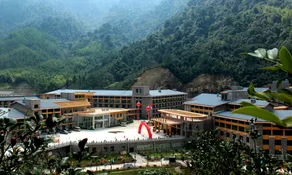 Wolong International Hotel - Image 4