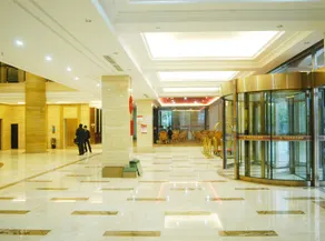 Huaqiao Dongfang Hotel - Image 4