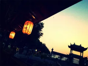 Zhouzhuang Zhenfeng Riverside Courtyard Hostel - Image 2