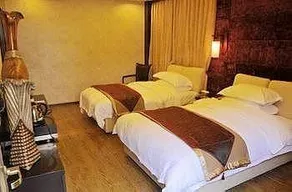 The No.1 Courtyard Hotel - Image 2