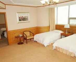 Liangyou Fulin Hotel (Jinan Quancheng Square Daming Lake Branch) - Image 4