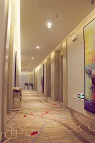 Sunshine Fashion Hotel - Image 5
