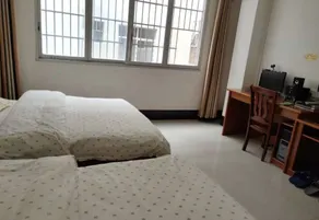 Jinhong Hotel Lingyun - Image 4