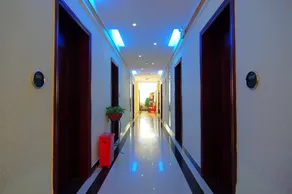 Xueping Business Hotel - Image 4