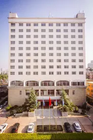 Yunpei Building Hot Spring Hotel (Jinma Biji Square Branch) - Image 3