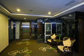 Qingmu Hotel Changzhou Founder Building - Image 2