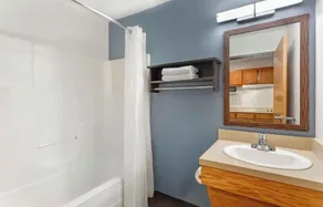 Motel 6 Suites Fort Myers, FL - Image 4