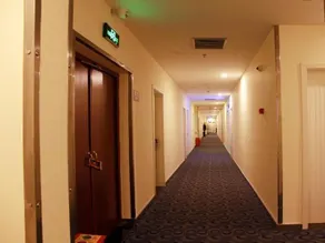 7Days Inn Chongqing Wansheng Sanyuanqiao business center - Image 4
