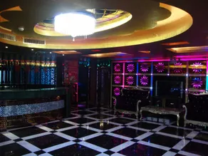 Oriental Holiday Hotel - Image 3