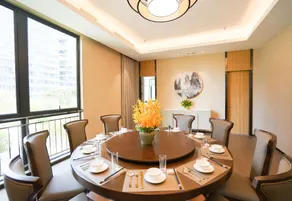 JOYOUS HOTEL - Image 4