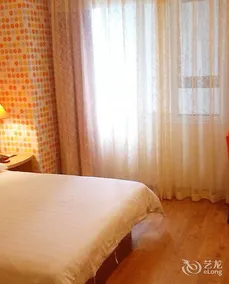 Home Inn - Image 5