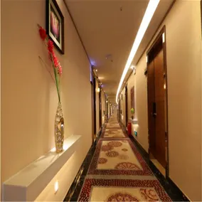 Holiday Inn One - Image 5