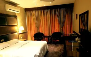 Dubai Palm Hotel - Image 4