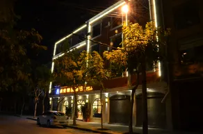 Fengyue Boutique Hotel - Image 2