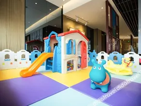 Baolong Yiyue Hotel - Image 4