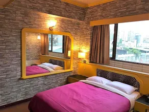 Elegance Hotel - Image 4
