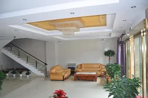 Huashan Jin Feng Business Hotel - Image 3
