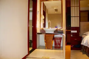 Huashu Yi Hotel (Haiyan Wuyue Plaza) - Image 3