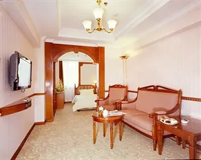 Golden Shine International Hotel - Image 4