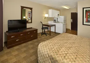 Extended Stay America Suites Chicago Skokie - Image 5