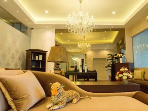 The Luxe Guesthouse - Image 4
