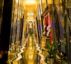 ZHENHE HOTEL - Image 3