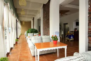 British Boutique Hotel (Haiyang Ten-Thousand-Meter Beach Bathing Area) - Image 4