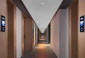 Hampton by Hilton Yangzhou Yangtze River Hotel - Image 3