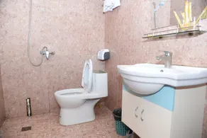 Lindu Business Hotel - Image 4