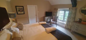 The Crown at Shipton - Image 3