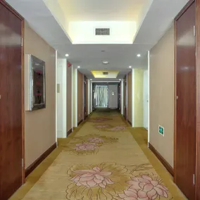 Jiangshan International Hotel - Image 3