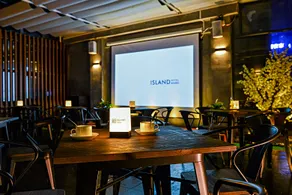 Island Hotel - Image 3