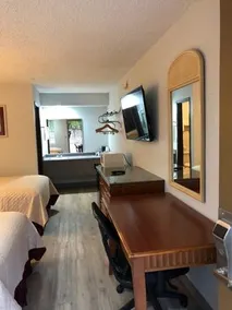 Colonial Inn - Image 5