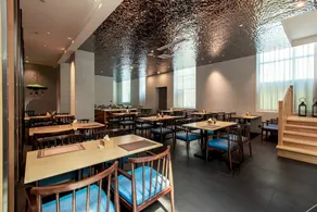 Green In Hotel - Image 4