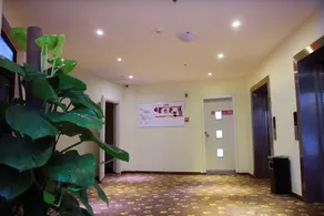 Home Inn Chongqing Hechuan Pedestrian Street - Image 4