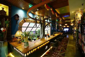 Mahoo's Holiday Inn - Image 5