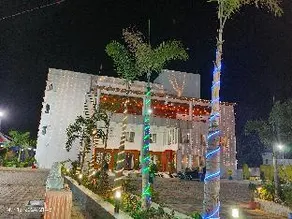 Moments Resort - Image 4