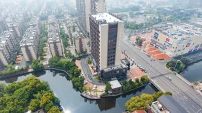 Waterfront Garden Hotel - Image 3
