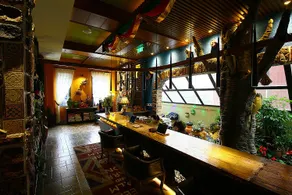 Mahoo's Holiday Inn - Image 2