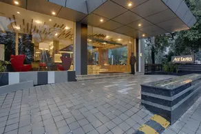 Hotel Arif Castles - Image 2