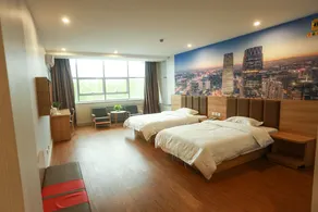 Super 8 Hotel (Chiping Bus Station) - Image 5