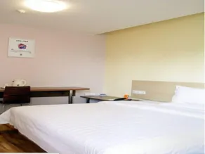 7 Days Inn Xian West Street Branch - Image 4