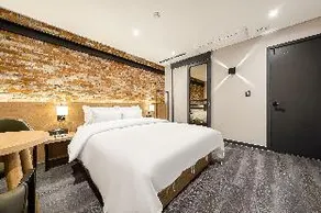 Melissa Hotel - Image 2