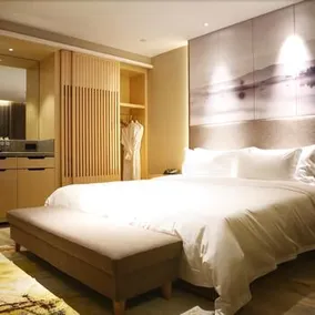 Qingdao Yilan Xinsu Hotel (Shilaoren bathing beach, International Convention and Exhibition Center) - Image 5