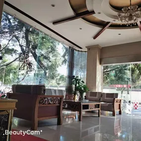 Huasheng Hotel - Image 4