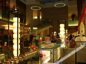 Jinling Lakeview Hotel - Image 5