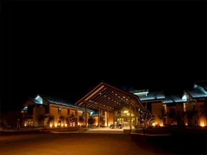 Shaoxing Mirror Lake Hotel - Image 5