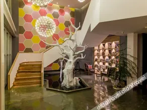 Hua Zhong Hotel - Image 4