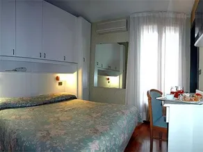 Hotel Grotta Azzurra - Image 5
