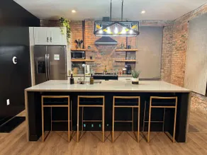 Jungle House Downtown Columbus – Modern Boutique Suites - Image 3